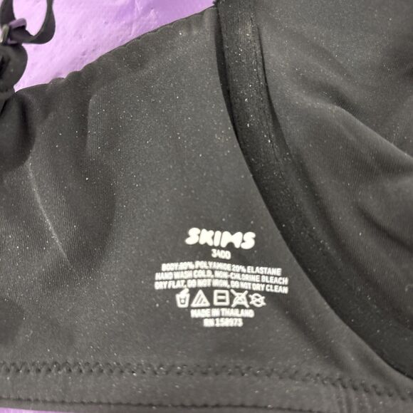 SKIMS Fits Everybody Unlined Demi Bra in Onyx Size 34DD - Picture 3 of 5